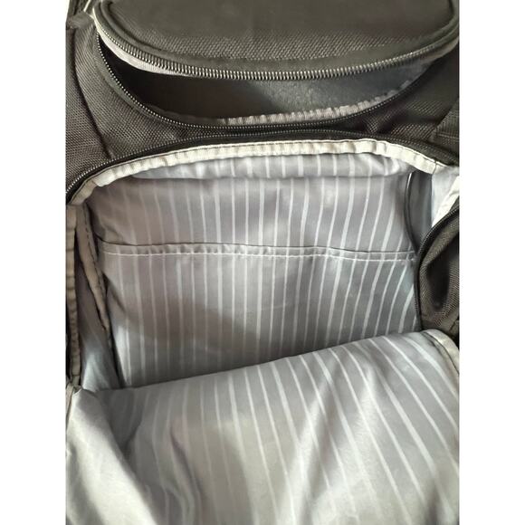 Kroser Computer and Charge Backpack - Picture 6 of 8